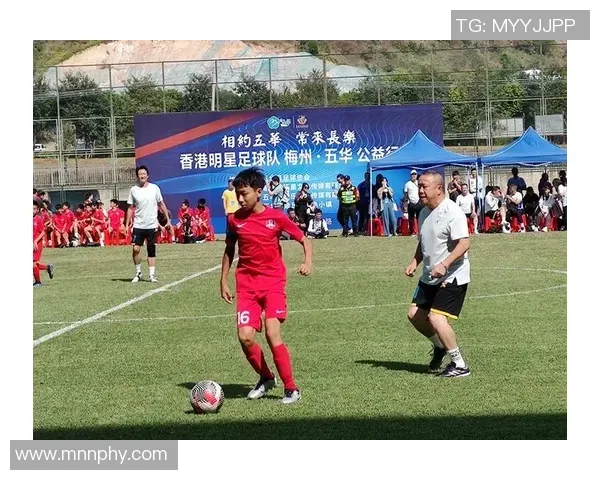 拓媒：杨瀚森面对艰难的对位但从未退缩，这对他算是一种胜利